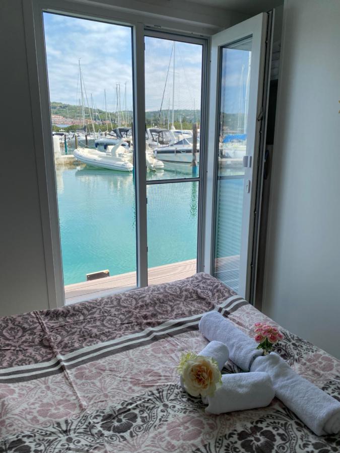 Floating House Blue Moon Villa ปอร์โตรอซ ภายนอก รูปภาพ