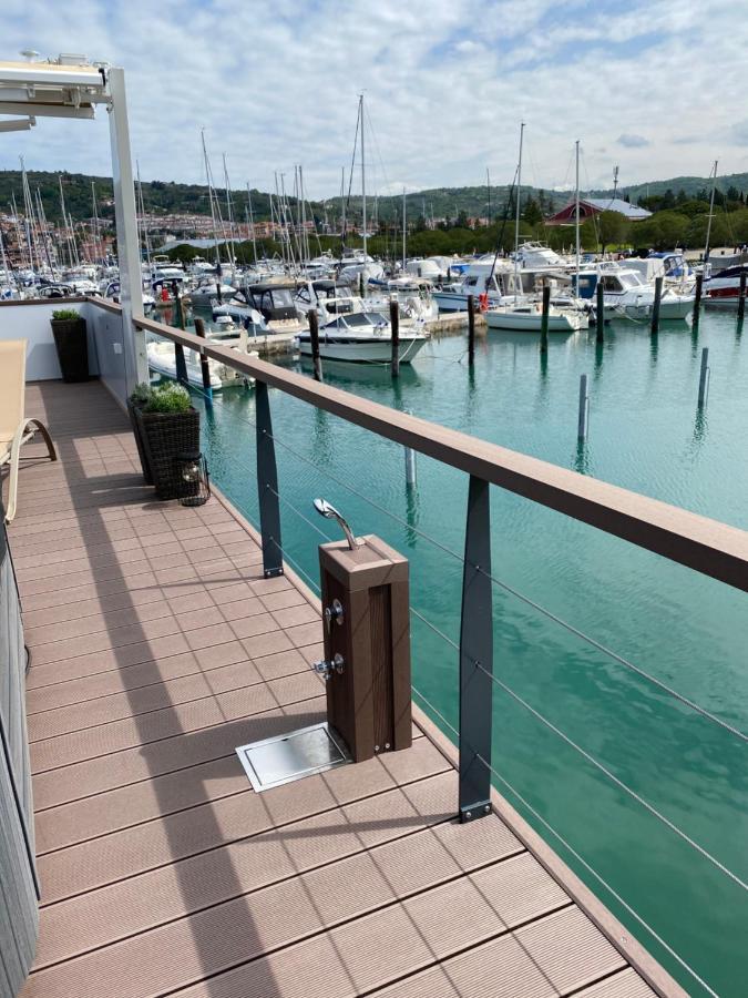 Floating House Blue Moon Villa ปอร์โตรอซ ภายนอก รูปภาพ