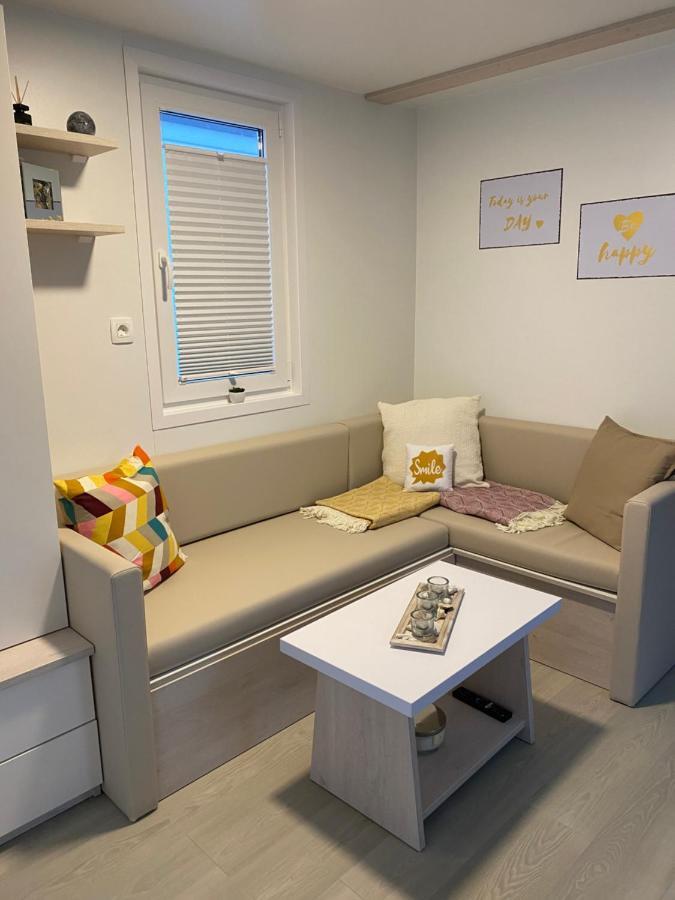 Floating House Blue Moon Villa ปอร์โตรอซ ภายนอก รูปภาพ