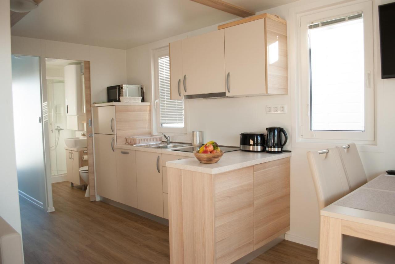 Floating House Blue Moon Villa ปอร์โตรอซ ภายนอก รูปภาพ