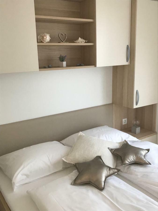 Floating House Blue Moon Villa ปอร์โตรอซ ภายนอก รูปภาพ